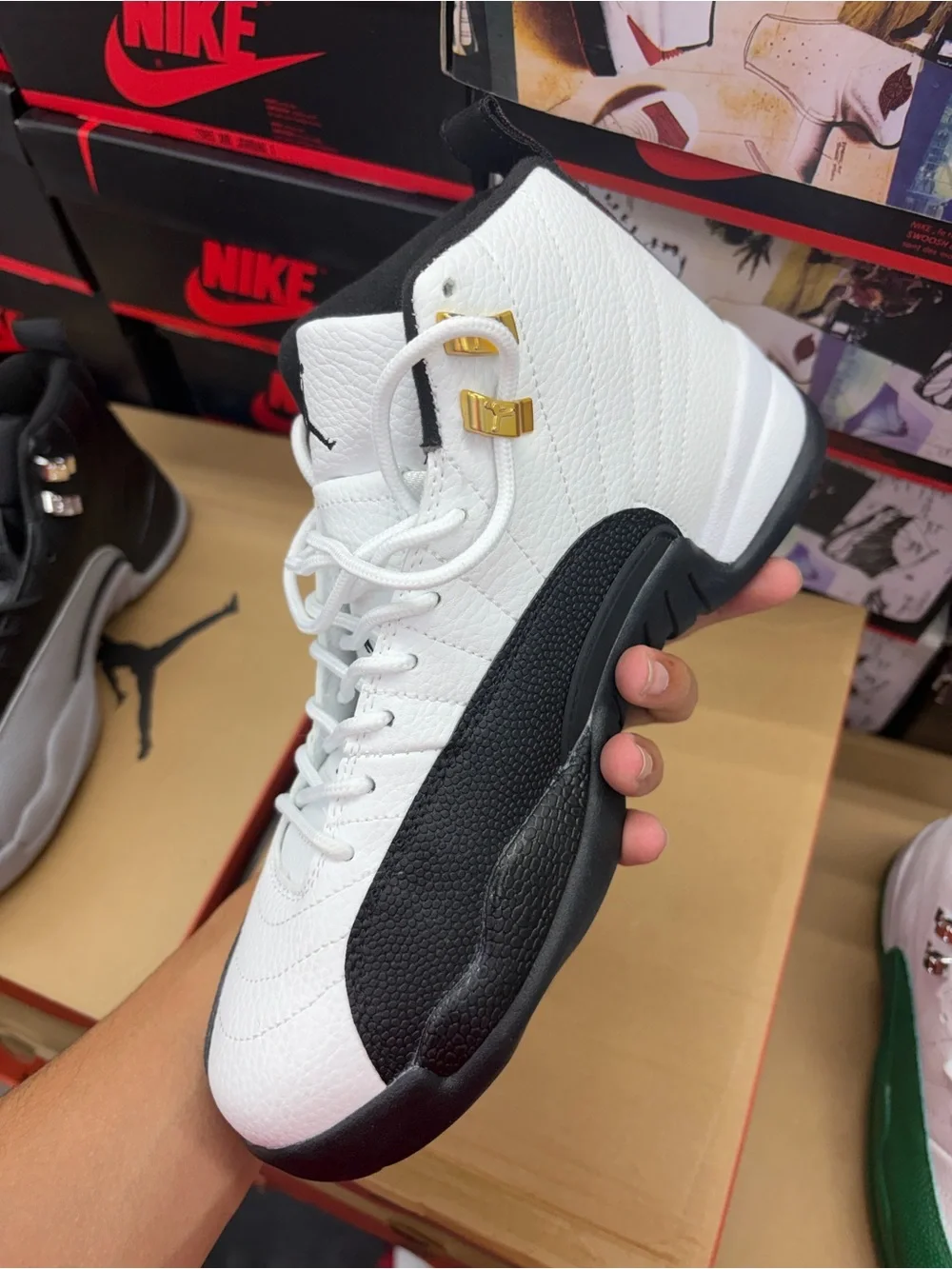 Jordan 12 taxi